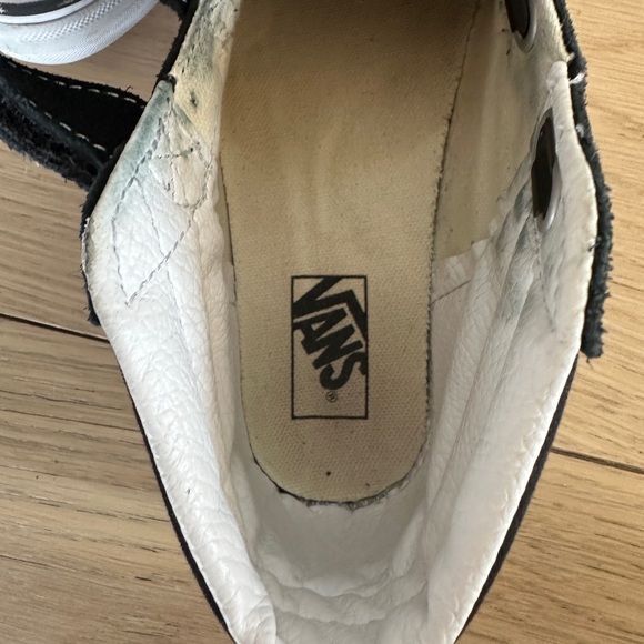 Vans Kids Sk8-Mid Reissue V Shoe in Black Suede Leather - Picture 7 of 10